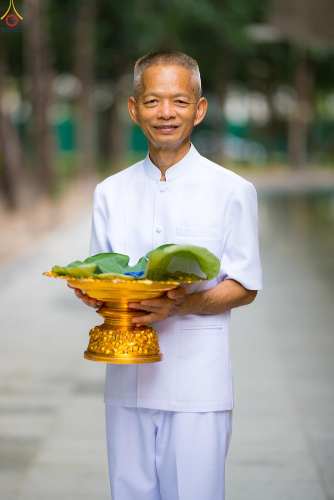 ภาพ No.330494:วันที่ 30 พฤษภาคม พ.ศ.2569 พิธีตัดปอยผมและปลงผม อุบาสกอุปสมบทอุทิศชีวิต 11 ท่าน (ภาพชุดที่ 2) ณ โบสถ์พระไตรปิฎก วัดพระธรรมกาย จังหวัดปทุมธานี