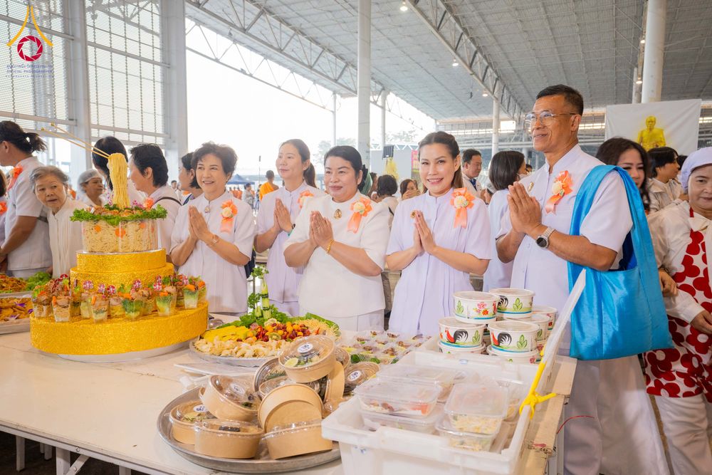 ภาพ No.303881:วันที่ 28 มกราคม พ.ศ. 2569 พิธีถวายภัตตาหารเป็นสังฆทาน แด่พระธรรมยาตรา ณ วัดพระธรรมกาย  จังหวัดปทุมธานี ในโครงการธรรมยาตรา กตัญญูบูชา มหาปูชนียาจารย์ พระมงคลเทพมุนี(สด จนฺทสโร) พระผู้ปราบมาร อนุสรณ์สถาน 7 แห่ง ปีที่ 14