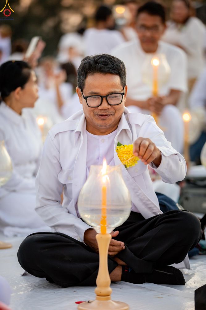 ภาพ No.302208:วันที่ 23 มกราคม พ.ศ. 2569 พิธีจุดประทีปธรรมถวายเป็นพุทธบูชา (ภาพชุดที่ 2) และบูชาธรรมมหาปูชนียาจารย์  ณ อนุสรณ์สถานลำดับที่ 5 สถานที่เผยแผ่วิชชาธรรมกายครั้งแรก อนุสรณ์สถานบางปลา วัดบางปลา อำเภอบางเลน จังหวัดนครปฐม ในโครงการธรรมยาตรา กตัญญูบูชา มหาปูชนีย