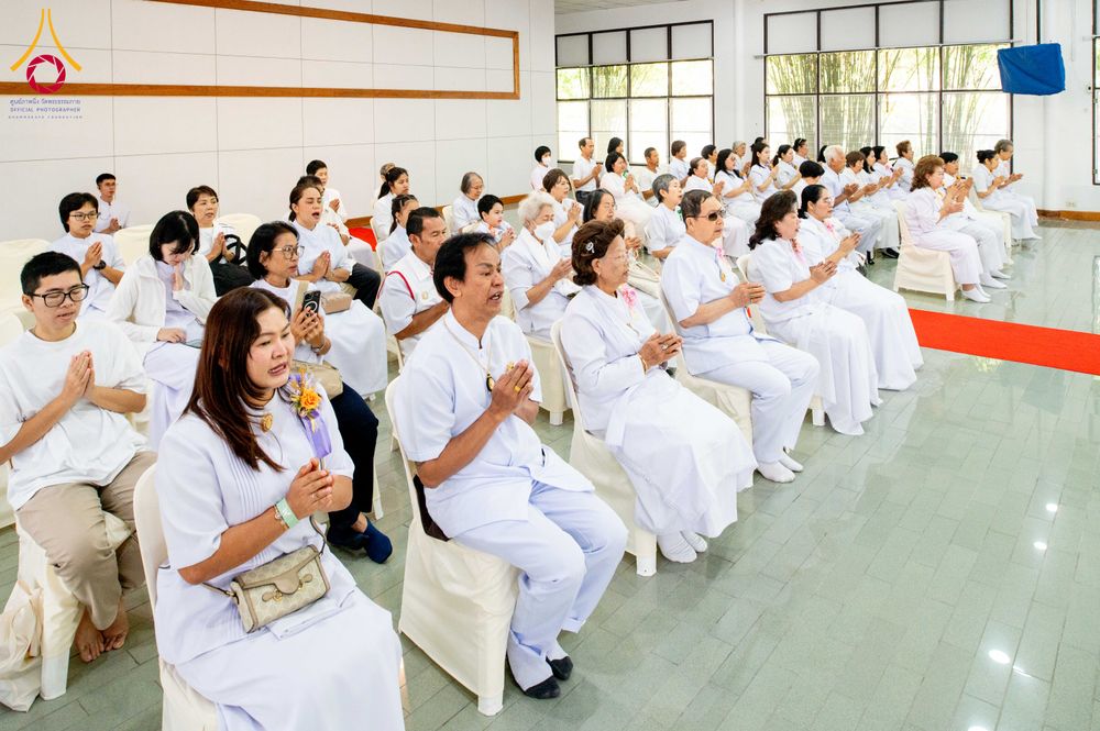 ภาพ No.278420:วันพุธที่ 10 ธันวาคม พ.ศ.2568  พิธีทอดผ้าป่าเพื่อสนับสนุนโครงการตักบาตรพระ 10,000 รูป เมืองกาญจนบุรี ณ อาคารปลูกศรัทธา วัดพระธรรมกาย