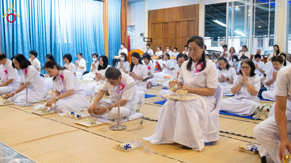 ภาพ No.295849:วันที่ 17 มกราคม พ.ศ. 2569 พิธีถวายภัตตาหารเป็นสังฆทาน แด่พระธรรมยาตรา ณ วัดโบสถ์บน ต.บางคูเวียง จ.นนทบุรี อนุสรณ์สถานลำดับที่ 4 สถานที่เกิดด้วยกายธรรม ในโครงการธรรมยาตรา กตัญญูบูชา มหาปูชนียาจารย์ พระมงคลเทพมุนี(สด จนฺทสโร) พระผู้ปราบมาร อนุสรณ์สถาน 7 แ