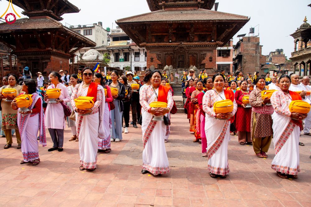 ภาพ No.313529:วันพฤหัสบดีที่ 12 มีนาคม พ.ศ. 2569 ขบวนแห่นาคธรรมทายาทในโครงการบรรพชาสามเณร 500 รูป  จาก นาคบาฮาล (Nagbahal) สู่จัตุรัสปาทัน (Patan Durbar Square) ประเทศเนปาล