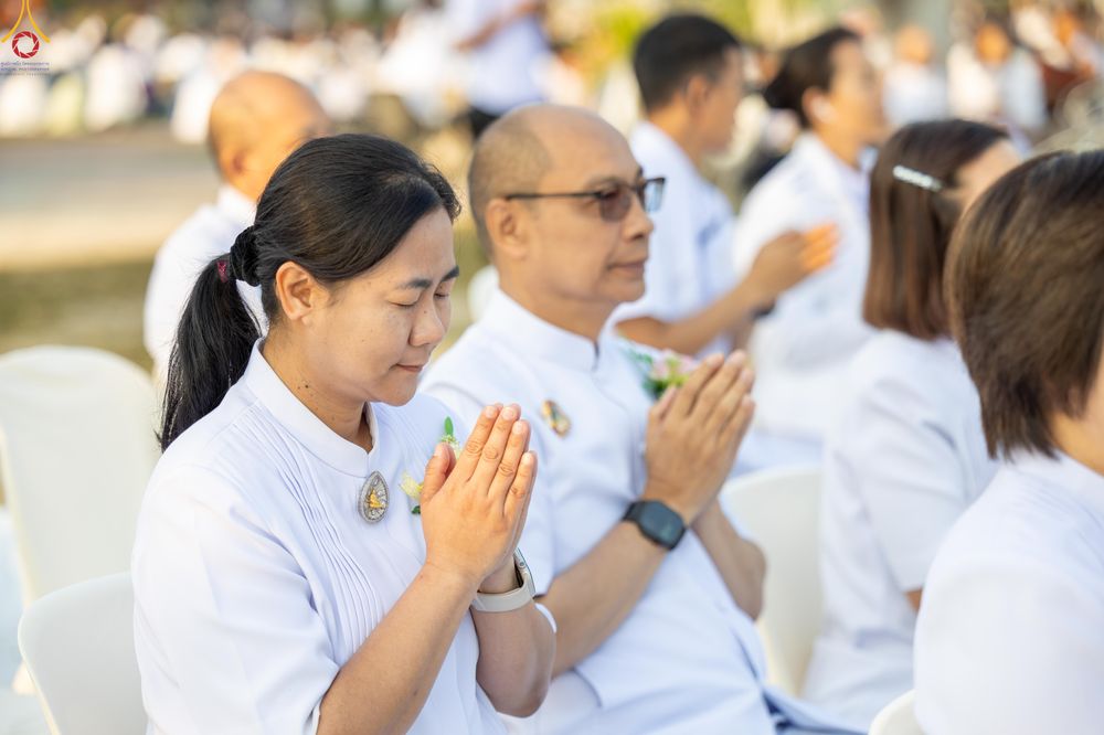ภาพ No.294446:วันที่ 14 มกราคม พ.ศ. 2569 พิธีตักบาตรพระธรรมยาตรา ณ วัดสองพี่น้อง ต.ต้นตาล อ.สองพี่น้อง จ.สุพรรณบุรี ในโครงการธรรมยาตรา กตัญญูบูชา มหาปูชนียาจารย์ พระมงคลเทพมุนี(สด จนฺทสโร) พระผู้ปราบมาร อนุสรณ์สถาน 7 แห่ง ปีที่ 14