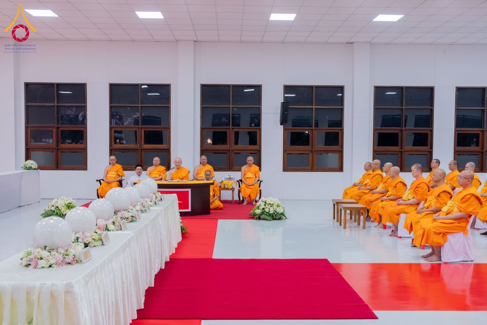 ภาพ No.294293:วันอาทิตย์ที่ 14 ธันวาคม พ.ศ.2568 พิธีเจริญพระพุทธมนต์สมโภชดวงแก้วลูกนิมิตเอก และดวงแก้วนิมิตปฏิบัติธรรม อัญเชิญประดิษฐาน  ณ วัดพระธรรมกายในประเทศสหรัฐอเมริกาและประเทศเยอรมนี 7 แห่ง ณ อาคารปลูกศรัทธา 2 วัดพระธรรมกาย