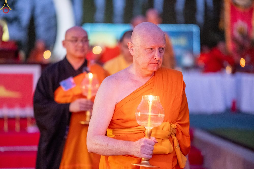ภาพ No.332776:วันอาทิตย์ที่ 31 พฤษภาคม พ.ศ. 2569 วันวิสาขบูชา ณ วัดพระธรรมกายแคลิฟอร์เนีย  ประเทศสหรัฐอเมริกา