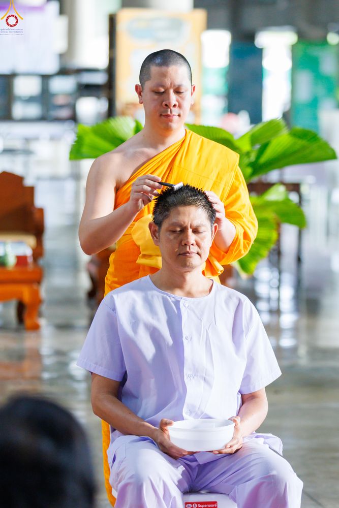 ภาพ No.333554:วันอาทิตย์ที่ 7 มิถุนายน พ.ศ.2569 พิธีตัดปอยผมและปลงผมนาคธรรมทายาท โครงการบรรพชาและอุปสมบทหมู่ธรรมทายาท รุ่นผู้บริหาร รุ่นที่ 16 ณ วิหารคด 11 วัดพระธรรมกาย