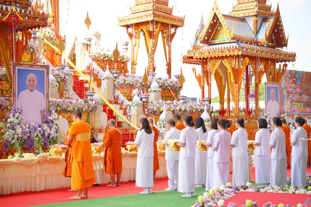 ภาพ No.316554:วันอาทิตย์ที่ 29 มีนาคม พ.ศ. 2569 พิธีทอดผ้าบังสุกุลและพิธีชำระร่าง โยมพ่อณรงค์ จินตมากุล  สิริอายุ 99 ปี 11 เดือน โยมบิดา พระครูปลัดรัตนวีรวัฒน์ (รังสฤษดิ์ อิทฺธิจินตโก) ที่ปรึกษาเจ้าคณะจังหวัดปทุมธานี เจ้าอาวาสวัดพระธรรมกาย  ณ ฌาปนสถานชั่วคราว ทางเข้า 