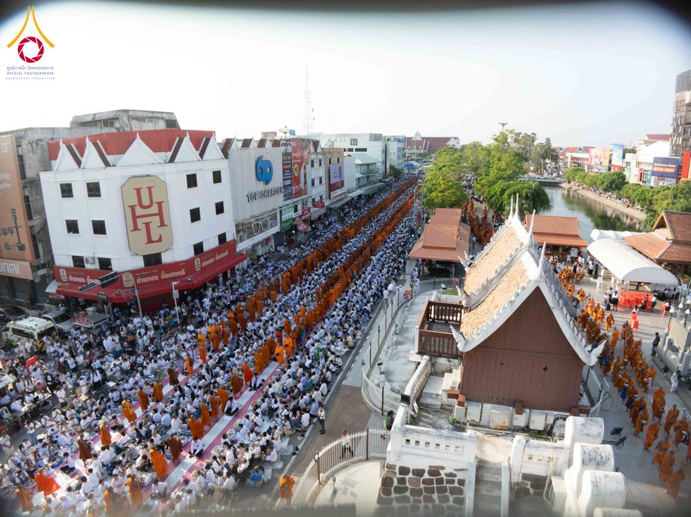 ภาพ No.312652:วันอาทิตย์ที่ 8 มีนาคม พ.ศ.2569 ทำบุญเมืองนครราชสีมา 558 ปี ตักบาตรพระ 10,000 รูป