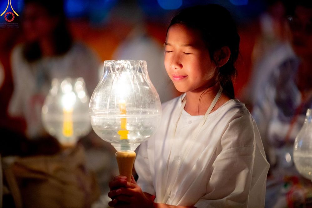 ภาพ No.192795:พิธีจุดประทีปถวายเป็นพุทธบูชา และบูชาธรรมมหาปูชนียาจารย์ ณ อนุสรณ์สถานคลองบางนางแท่น อ.สามพราน จ.นครปฐม ในโครงการธรรมยาตรา กตัญญูบูชา มหาปูชนียาจารย์ พระมงคลเทพมุนี(สด จนฺทสโร) พระผู้ปราบมาร อนุสรณ์สถาน 7 แห่ง ปีที่ 13 วันที่ 10 มกราคม พ.ศ. 2568