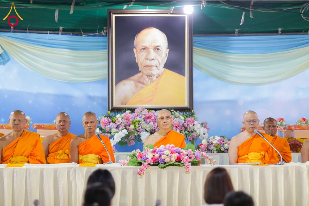 ภาพ No.301059:วันที่ 23 มกราคม พ.ศ. 2569 พิธีถวายภัตตาหารเป็นสังฆทาน แด่พระธรรมยาตรา ณ อนุสรณ์สถานบางปลา วัดบางปลา อำเภอบางเลน จังหวัดนครปฐม ในโครงการธรรมยาตรา กตัญญูบูชา มหาปูชนียาจารย์ พระมงคลเทพมุนี(สด จนฺทสโร) พระผู้ปราบมาร อนุสรณ์สถาน 7 แห่ง ปีที่ 14