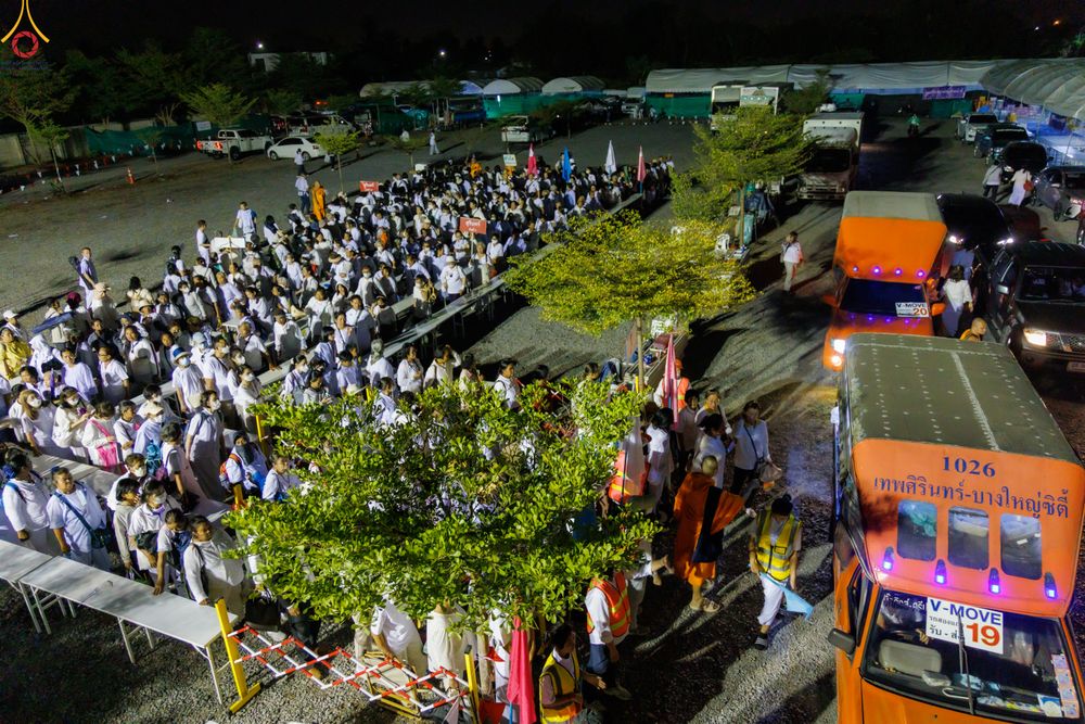 ภาพ No.297218:วันที่ 17 มกราคม พ.ศ. 2569 พิธีจุดประทีปถวายเป็นพุทธบูชา และบูชาธรรมมหาปูชนียาจารย์ (ภาพชุดที่ 2) ณ วัดโบสถ์บน ต.บางคูเวียง จ.นนทบุรี อนุสรณ์สถานลำดับที่ 4 สถานที่เกิดด้วยกายธรรม ในโครงการธรรมยาตรา กตัญญูบูชา มหาปูชนียาจารย์ พระมงคลเทพมุนี(สด จนฺทสโร) พร