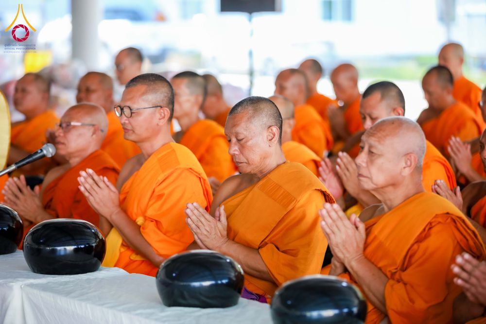 ภาพ No.313734:วันเสาร์ที่ 14 มีนาคม พ.ศ. 2569 พิธีตักบาตรแด่คณะสงฆ์ 323 วัด 4 จังหวัดชายแดนภาคใต้ พิธีถวายสังฆทานแด่คณะสงฆ์ 323 วัด ปีที่ 22 ครั้งที่ 183 พิธีมอบกองทุนหนุนแรงใจช่วยครูใต้ ปีที่ 19 ครั้งที่ 146 และพิธีทำบุญอุทิศส่วนกุศลให้ผู้วายชนม์ ณ ศูนย์ปฏิบัติธรรมภา