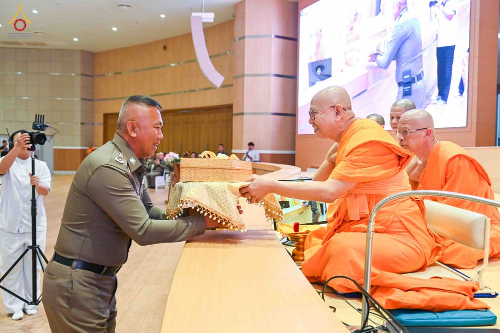 ภาพ No.340324:วันที่ 23 กรกฎาคม พ.ศ. 2569 พิธีเปิดโครงการพัฒนาคุณธรรม จริยธรรม สำหรับนักเรียนนายสิบตำรวจ (นสต.) รุ่นที่ 17 ศูนย์ฝึกอบรมตำรวจภูธรภาค 1 ระหว่างวันที่ 23-27 กรกฏาคม 2569 ( 5 วัน 4 คืน) ณ ศูนย์ปฏิบัติธรรมเวิล์ดพีช วัลเล่ย์ (World Peace Valley) เขาใหญ่  ต.ห