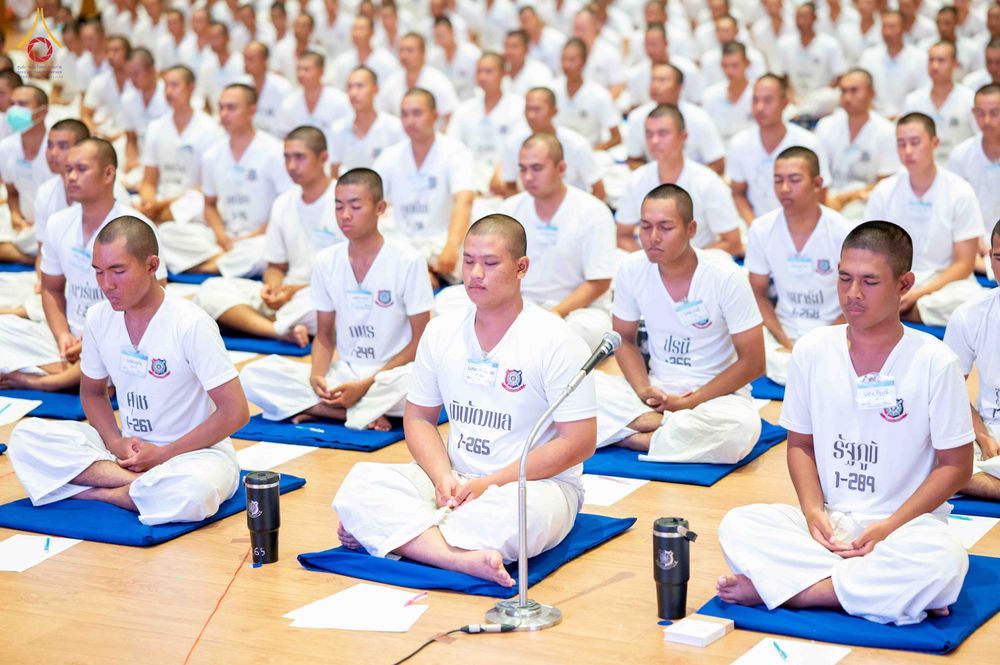 ภาพ No.341507:วันที่ 26 กรกฎาคม พ.ศ. 2569 โครงการพัฒนาคุณธรรม จริยธรรม สำหรับนักเรียนนายสิบตำรวจ (นสต.) รุ่นที่ 17 ศูนย์ฝึกอบรมตำรวจภูธรภาค 1 ได้จัดกิจกรรม  จุดเทียนรวมใจและปฏิบัติธรรมเจริญสมาธิภาวนา เพื่อน้อมอุทิศถวายเป็นพระราชกุศลฯ ณ ศูนย์ปฏิบัติธรรมเวิล์ดพีช วัลเล่