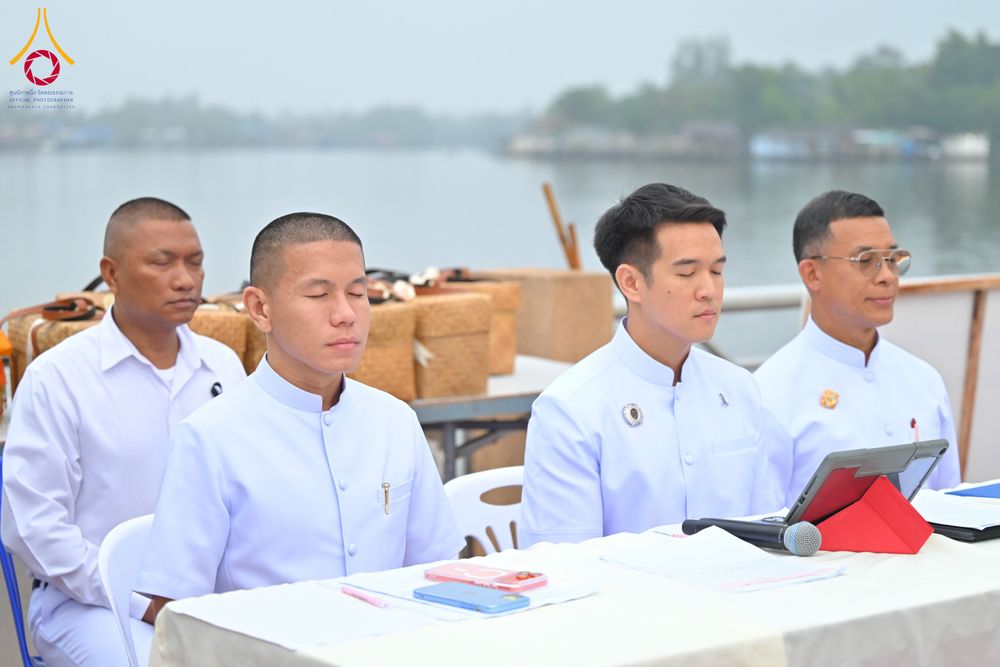 ภาพ No.284650:วันอาทิตย์ที่ 14 ธันวาคม พ.ศ.2568  พิธีทำบุญเมืองสุราษฎร์ธานี 110ปี และพิธีตักบาตรพระสงฆ์ 1,110 รูป  ณ บริเวณริมน้ำวัดกลาง (เก่า) ถนนบ้านดอน ตำบลตลาดใหม่ อำเภอเมือง จังหวัดสุราษฎร์ธานี