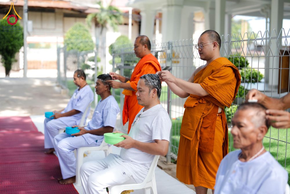 ภาพ No.341247:วันอาทิตย์ที่ 26 กรกฎาคม พ.ศ. 2569 ​โครงการอุปสมบทหมู่บูชาธรรมมหาปูชนียาจารย์ รุ่นที่ ๑ วัดกลางธนรินทร์ ต.บ้านแป้ง อ.พรหมบุรี จ.สิงห์บุรี