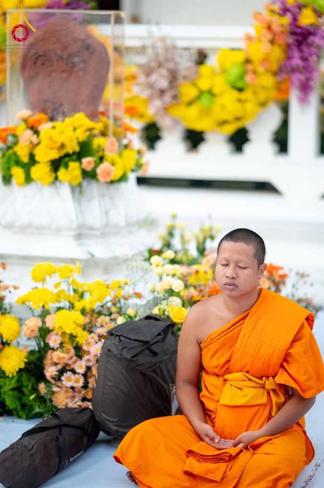 ภาพ No.297282:วันที่ 15 มกราคม พ.ศ.2569 พระธรรมยาตราปฏิบัติธรรมและถ่ายภาพหมู่ประวัติศาสตร์ อนุสรณ์สถานลำดับที่ 4 สถานที่เกิดด้วยกายธรรม  ณ วัดโบสถ์บน ต.บางคูเวียง จ.นนทบุรี ในโครงการธรรมยาตรา กตัญญูบูชา มหาปูชนียาจารย์ พระมงคลเทพมุนี(สด จนฺทสโร) พระผู้ปราบมาร อนุสรณ์ส