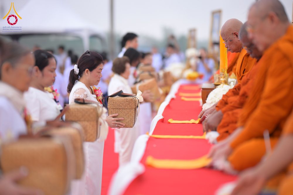 ภาพ No.284669:วันอาทิตย์ที่ 14 ธันวาคม พ.ศ.2568  พิธีทำบุญเมืองสุราษฎร์ธานี 110ปี และพิธีตักบาตรพระสงฆ์ 1,110 รูป  ณ บริเวณริมน้ำวัดกลาง (เก่า) ถนนบ้านดอน ตำบลตลาดใหม่ อำเภอเมือง จังหวัดสุราษฎร์ธานี