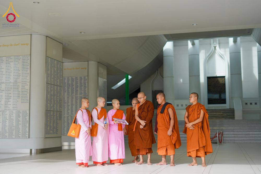 ภาพ No.338583:วันที่ 24 มิถุนายน - 5 กรกฎาคม พ.ศ.2569 ต้อนรับชาวต่างชาติจากประเทศโปแลนด์ มาเลเซีย อินเดีย บังคลาเทศ  และศรีลังกา เยี่ยมชมวัด นั่งสมาธิ และกราบสักการะพระมหาธรรมกายเจดีย์ ณ วัดพระธรรมกาย