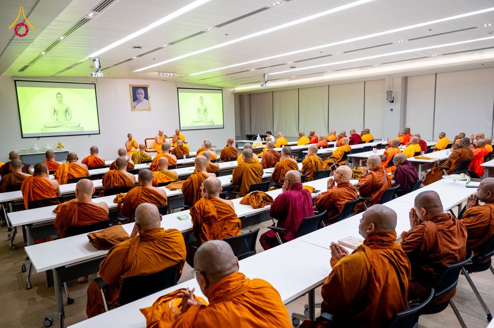 ภาพ No.323359:หลวงพ่อทัตตชีโว รองเจ้าอาวาสวัดพระธรรมกาย ถวายการต้อนรับปฏิสันถารคณะสงฆ์จากประเทศศรีลังกา