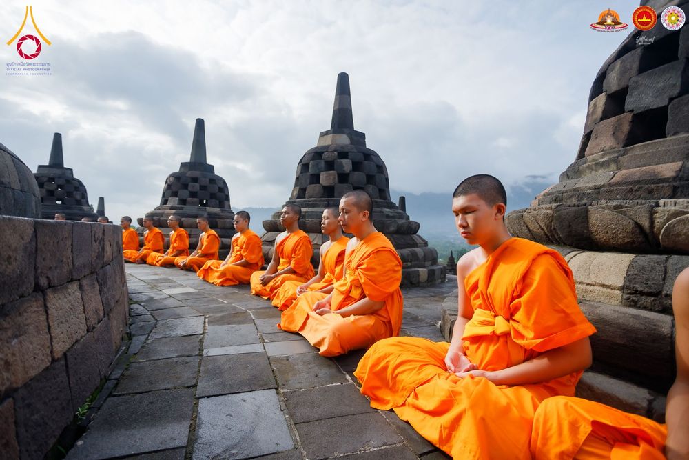 ภาพ No.280106:วันที่ 31 ธันวาคม พ.ศ. 2568 เดินธรรมยาตราที่บรมพุทธโธ อินโดนีเซีย