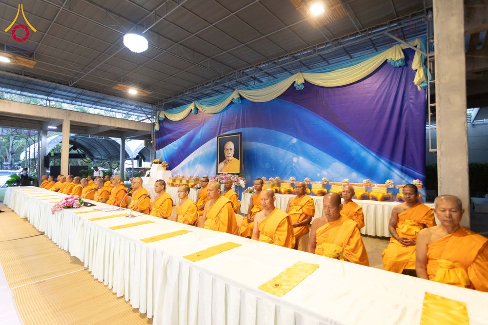 ภาพ No.292592:วันที่ 12 มกราคม พ.ศ. 2569 พิธีถวายภัตตาหารเป็นสังฆทาน แด่พระธรรมยาตรา ณ อนุสรณ์สถานมหาวิหารพระมงคลเทพมุนี (โลตัสแลนด์) อ.สองพี่น้อง จ.สุพรรณบุรี ในโครงการธรรมยาตรา กตัญญูบูชา มหาปูชนียาจารย์ พระมงคลเทพมุนี(สด จนฺทสโร) พระผู้ปราบมาร อนุสรณ์สถาน 7 แห่ง ปี