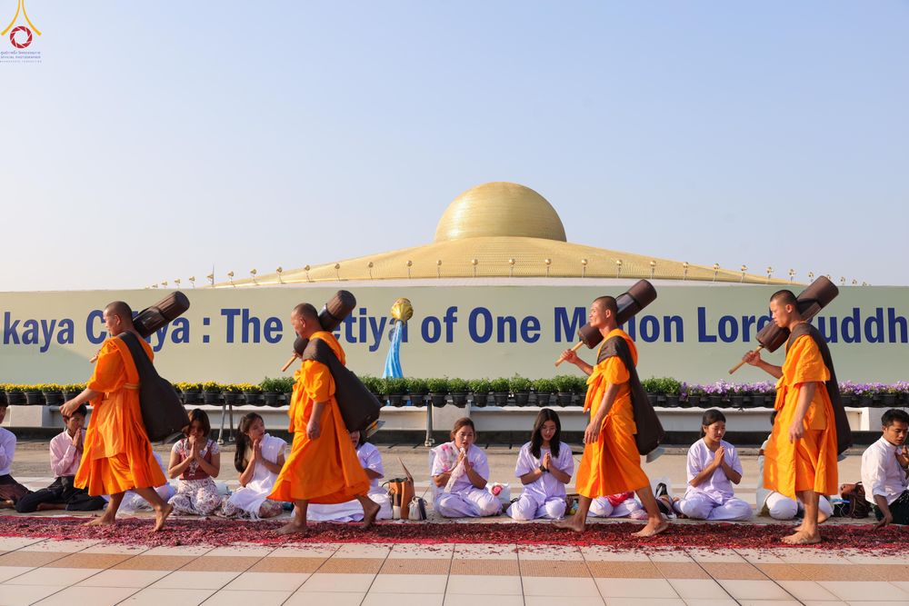 ภาพ No.306066:วันที่ 25 มกราคม พ.ศ. 2569 พิธีต้อนรับพระธรรมยาตรา วัดพระธรรมกาย(ภาพชุดที่ 4) ในโครงการธรรมยาตรา กตัญญูบูชา มหาปูชนียาจารย์ พระมงคลเทพมุนี(สด จนฺทสโร) พระผู้ปราบมาร อนุสรณ์สถาน 7 แห่ง ปีที่ 14