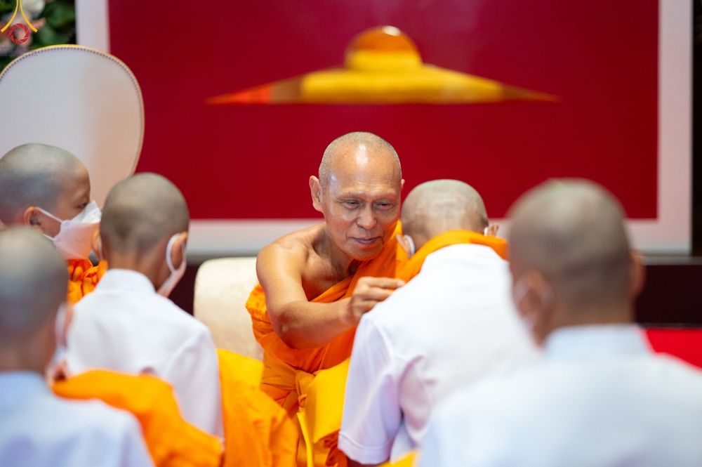 ภาพ No.84176:พิธีขอบรรพชา , พิธีขอสรณคมน์และศีล ,  พิธีรับบาตร , พิธีอุปสมบท ในโครงการบรรพชาอุปสมบทหมู่ธรรมทายาทรุ่นเข้าพรรษา และโครงการบรรพชาสามเณรโรงเรียนนานาชาติ รุ่นที่ 12 ณ โบสถ์พระไตรปิฎก วัดพระธรรมกาย วันที่ 22 กรกฎาคม พ.ศ. 2566