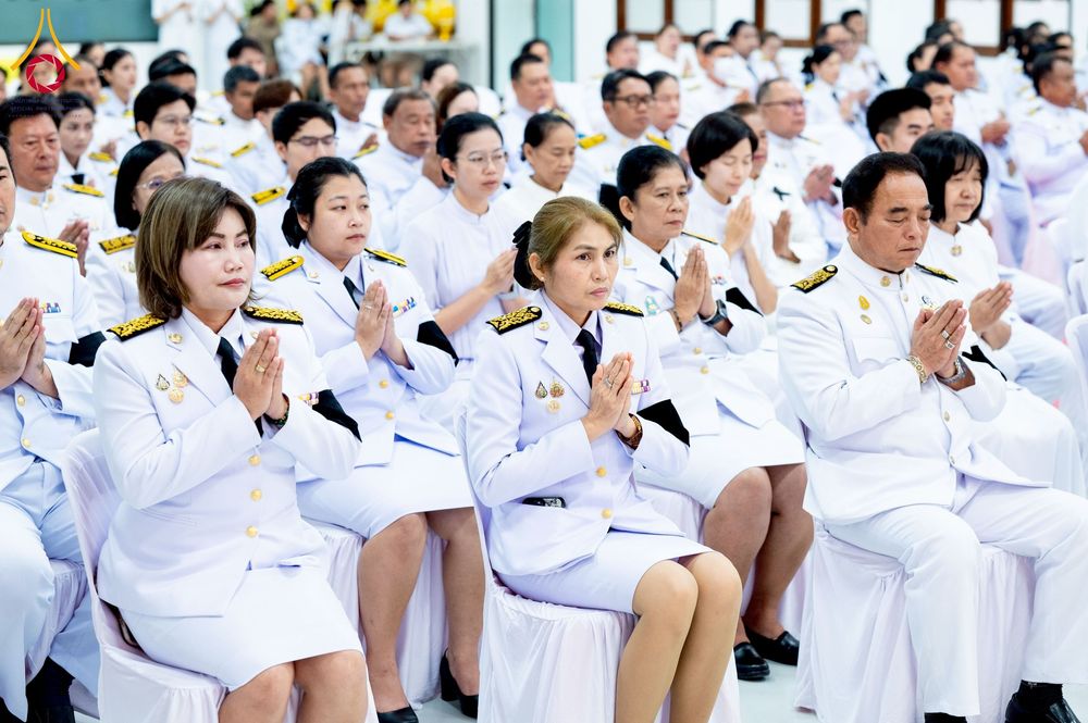 ภาพ No.275983:วันที่ 5 ธันวาคม พ.ศ. 2568 พสกนิกรอำเภอคลองหลวง พร้อมใจบำเพ็ญกุศลอุทิศถวาย “ในหลวงรัชกาลที่ 9” น้อมรำลึกในพระมหากรุณาธิคุณ เนื่องในวันคล้ายวันพระบรมราชสมภพ วันชาติ และวันพ่อแห่งชาติ ณ อาคารปลูกศรัทธา 2 วัดพระธรรมกาย อำเภอคลองหลวง จังหวัดปทุมธานี