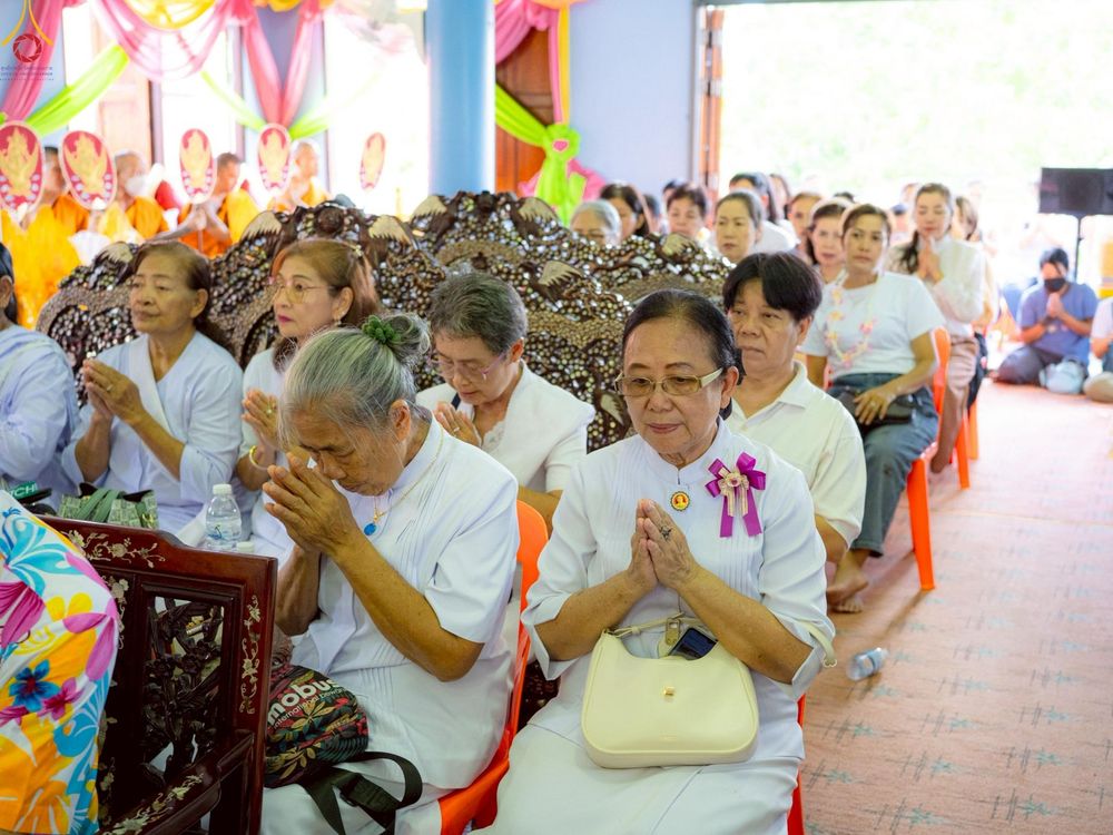 ภาพ No.259624:วันที่ 19 ตุลาคม พ.ศ. 2568 พิธีทอดกฐินสามัคคีทั่วไทย 30,000 วัด โดยคณะศิษยานุศิษย์ บูชาธรรม 81 ปี หลวงพ่อธัมมชโย ณ วัดปทีปพลีผล แขวงท่าข้าม เขตบางขุนเทียน จ.กรุงเทพฯ