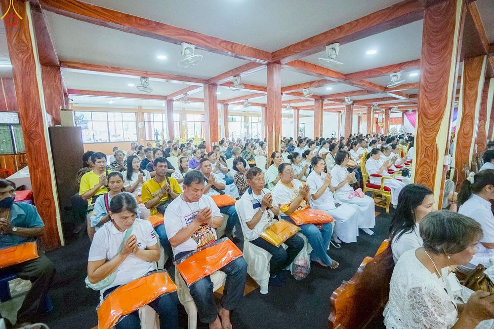 ภาพ No.267791:วันที่ 26 ตุลาคม พ.ศ. 2568 พิธีทอดกฐินสามัคคีทั่วไทย ณ วัดราษฎร์บรรจง อ.วังน้อย จ.พระนครศรีอยุธยา โดยคณะศิษยานุศิษย์ บูชาธรรม 81 ปี หลวงพ่อธัมมชโย