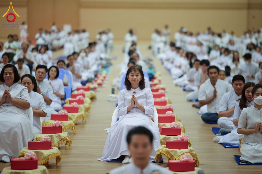 ภาพ No.237801:วันอาทิตย์ที่ 10 สิงหาคม พ.ศ. 2568 พิธีถวายไทยธรรมมุทิตาเปรียญธรรมและบาลีศึกษา ณ ห้องแก้วสารพัดนึก2 วัดพระธรรมกาย ปทุมธานี