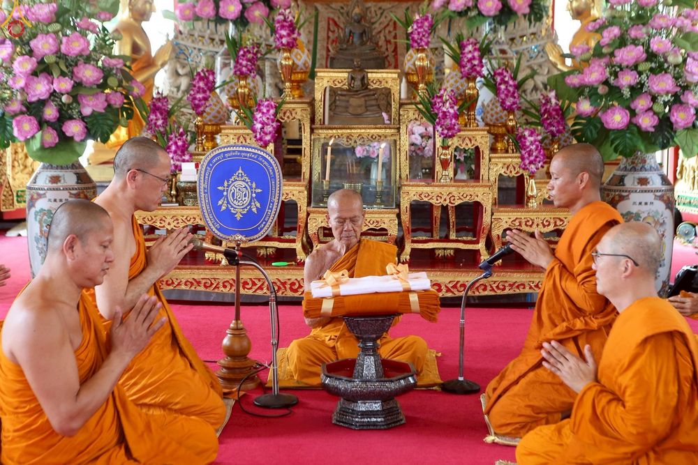 ภาพ No.253435:วันที่ 12 ตุลาคม พ.ศ. 2568 พิธีทอดกฐินสามัคคีทั่วไทย 30,000 วัด โดยคณะศิษยานุศิษย์ บูชาธรรม 81 ปี หลวงพ่อธัมมชโย ณ วัดสนามพราหมณ์  อ.เมือง จ.เพชรบุรี