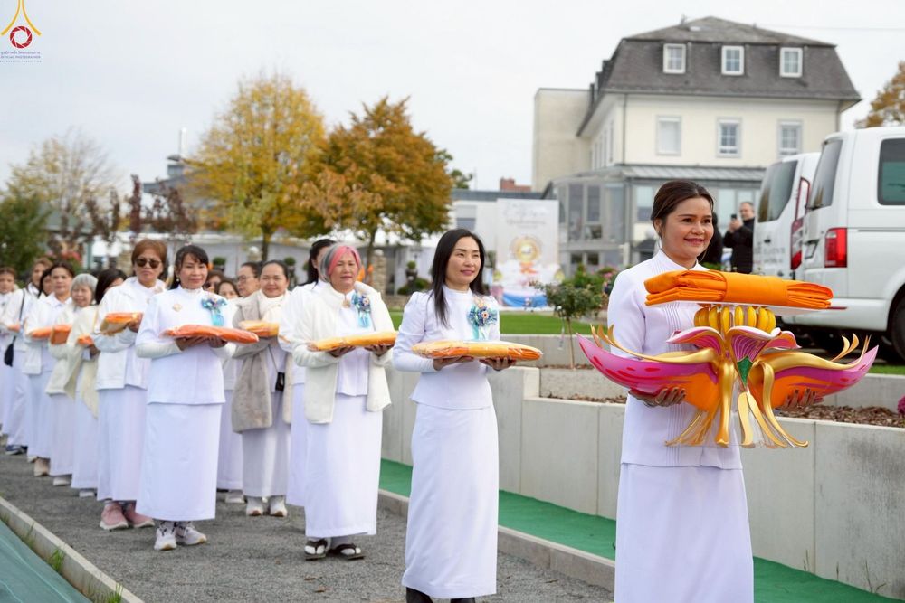 ภาพ No.262041:วันที่ 19 ตุลาคม พ.ศ. 2568 พิธีทอดกฐินวัดพระธรรมกายไรน์แลนด์ ประเทศเยอรมัน 