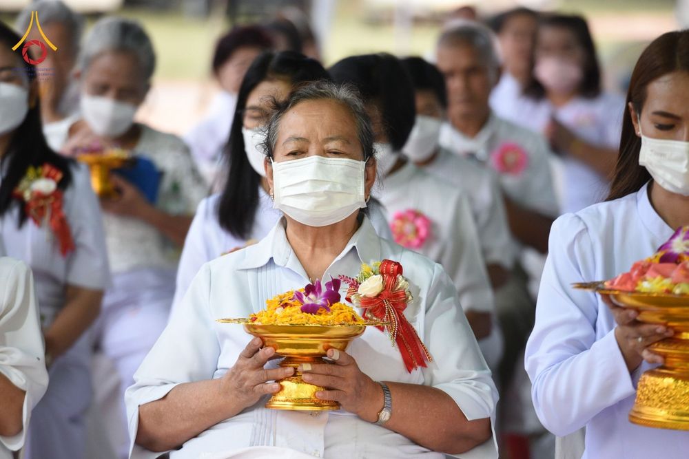 ภาพ No.76470:พิธีกลั่นแผ่นดิน โปรยดอกไม้ ขนทรายเข้าศูนย์ เพื่อสร้างอาคารปฏิบัติธรรม 80 ปี หลวงพ่อธัมมชโย  ณ ศูนย์ปฏิบัติธรรมวิหารแดง ตำบลเจริญธรรม อำเภอวิหารแดง จ.สระบุรี วันอาทิตย์ที่ 19 กุมภาพันธ์ พ.ศ. 2566