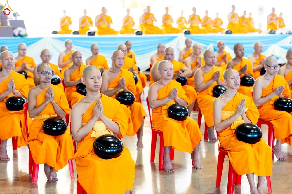 ภาพ No.263873:วันอาทิตย์ที่ 2 พฤศจิกายน พ.ศ. 2568 พิธีตักบาตรอาทิตย์ต้นเดือน ณ บ้านแก้วเรือนทองคุณยายฯ วัดพระธรรมกาย