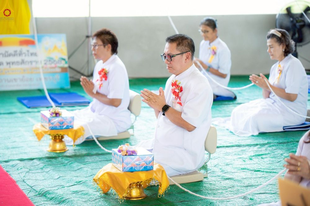 ภาพ No.255234:วันที่ 12 ตุลาคม พ.ศ. 2568 พิธีอัญเชิญพระบรมสารีริกธาตุและบรรจุ ลงในพระเกตุพระประธาน , พิธีทอดกฐินสามัคคีทั่วไทย 30,000 วัด โดยคณะศิษยานุศิษย์ วัดพระธรรมกาย  บูชาธรรม 81 ปี หลวงพ่อธัมมชโย ณ ธุดงคสถานเขาย้อย จ.เพชรบุรี