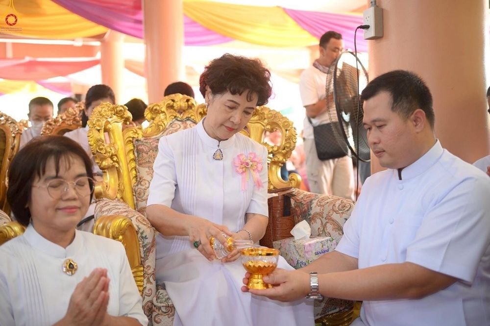 ภาพ No.276864:วันที่ 18 ตุลาคม พ.ศ. 2568 พิธีทอดกฐินสามัคคีทั่วไทย ณ วัดไตรรัตนาราม เขตบางเขน กรุงเทพฯ โดยคณะศิษยานุศิษย์ บูชาธรรม 81 ปี หลวงพ่อธัมมชโย