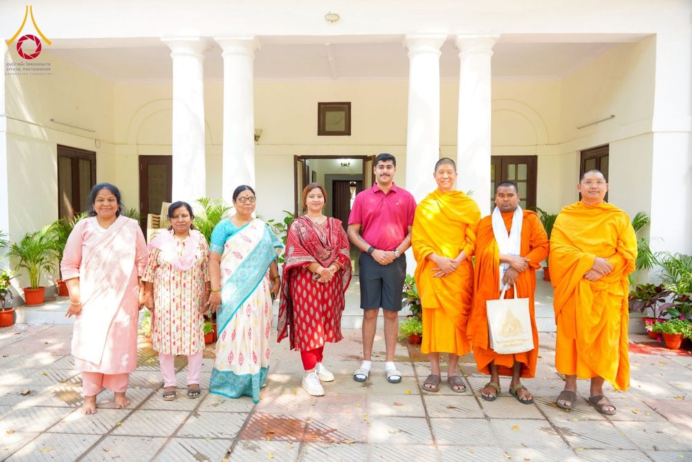 ภาพ No.213380:วันที่ 26 มีนาคม พ.ศ. 2568 วัดพระธรรมกายและมูลนิธิธรรมกาย มอบพระธรรมกายบรรจุพระธาตุแก่รัฐมนตรีว่าการกระทรวงยุติธรรมฯ ประเทศอินเดีย