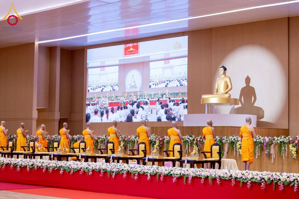 ภาพ No.272840:วันอาทิตย์ที่ 23 พฤศจิกายน พ.ศ.2568 พิธีมุทิตาสักการะ พระมหาเถระและพระเถระ ประจำปีพุทธศักราช 2568 ณ ห้องแก้วสารพัดนึก 2 สภาธรรมกายสากล  วัดพระธรรมกาย