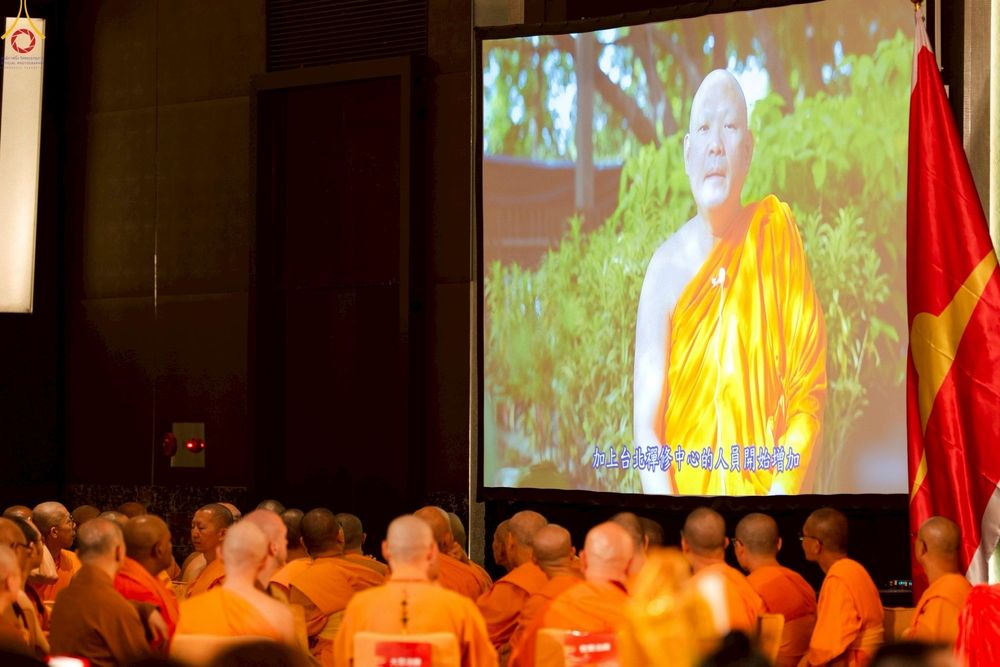 ภาพ No.271414:วันอาทิตย์ที่ 26 ตุลาคม พ.ศ. 2568 พิธีกล่าวสุนทรพจน์รวมสงฆ์ 3 นิกาย  ในวาระครบรอบ 30 ปีวัดพระธรรมกายไทเป