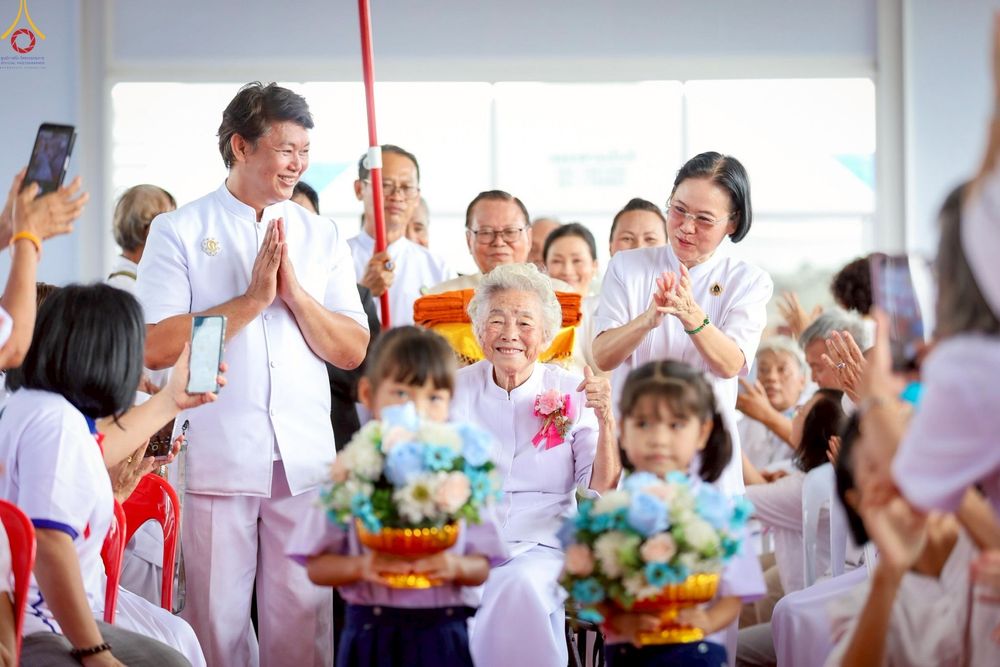 ภาพ No.272649:วันที่ 1 พฤศจิกายน พ.ศ. 2568 พิธีทอดกฐินสามัคคีทั่วไทย ณ วัดศรีวรรณวนาราม ต.คลองสาม อ.คลองหลวง จ.ปทุมธานี โดยคณะศิษยานุศิษย์ บูชาธรรม 81 ปี หลวงพ่อธัมมชโย