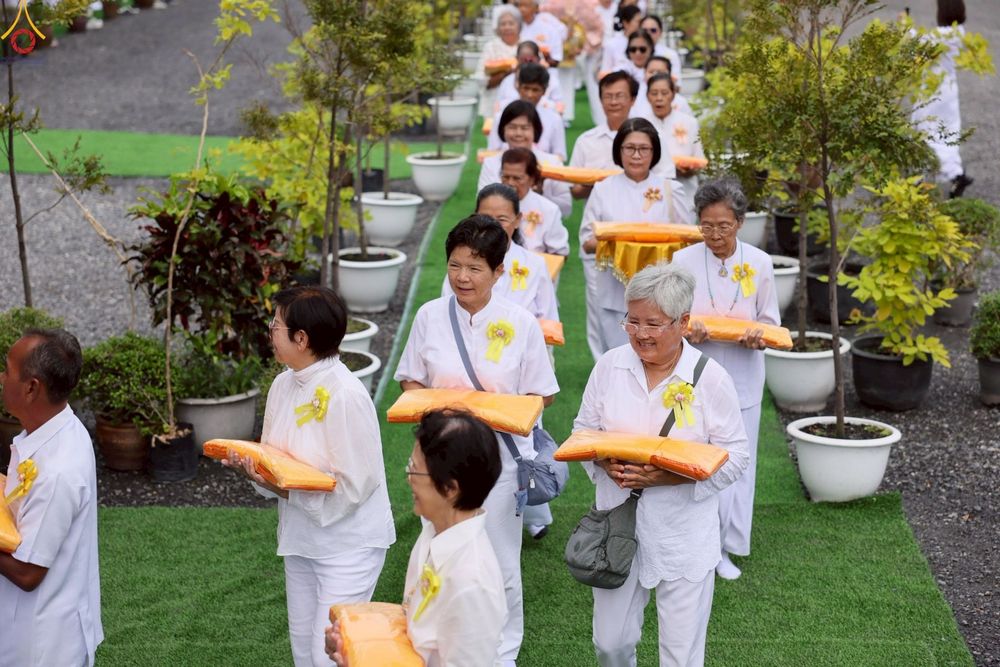 ภาพ No.272243:วันเสาร์ที่ 1 พฤศจิกายน พ.ศ. 2568 พิธีทอดกฐินสามัคคี สร้างกุฏิหมู่สามเณร ณ ศูนย์ปฏิบัติธรรมเบญจธรรม ปทุมธานี  ต.บ้านปทุม อ.สามโคก จ.ปทุมธานี