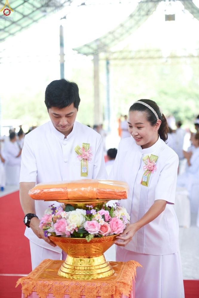 ภาพ No.249352:วันที่ 28 กันยายน พ.ศ. 2568 พิธีทอดผ้าป่าแผ่นบันมงคลมหาเศรษฐี อาคาร 80 ปี หลวงพ่อธัมมชโย ณ ศูนย์ปฏิบัติธรรมวิหารแดง ต.เจริญธรรม อ.วิหารแดง จ.สระบุรี