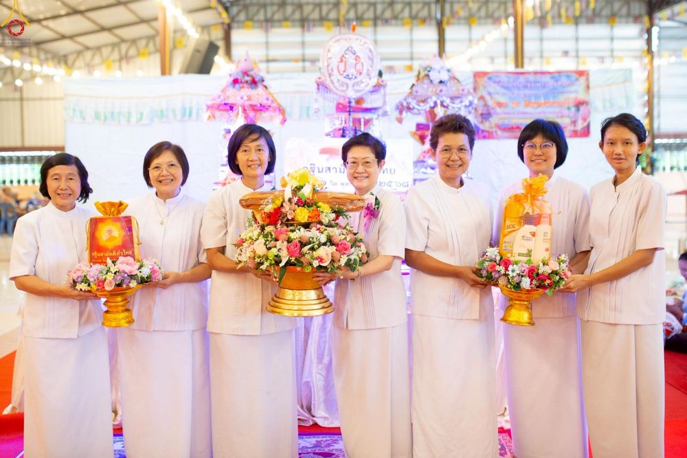 ภาพ No.251893:วันที่ 9 ตุลาคม พ.ศ. 2568 พิธีทอดกฐินสามัคคีทั่วไทย 30,000 วัด โดยคณะศิษยานุศิษย์ บูชาธรรม 81 ปี หลวงพ่อธัมมชโย ณ วัดหนองกระถิน อ.หนองหญ้าไซ จ.สุพรรณบุรี