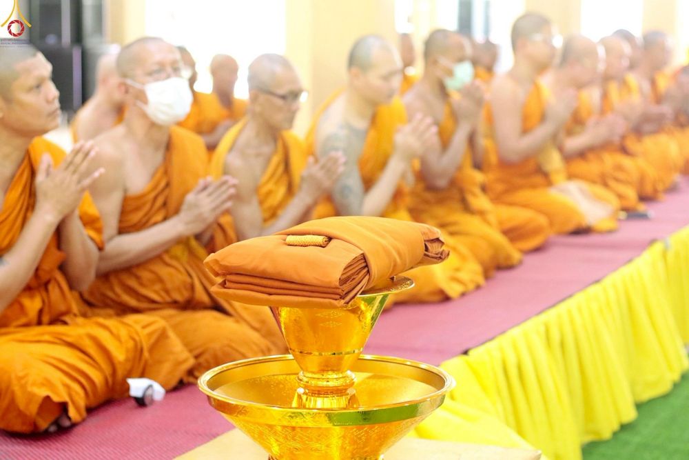 ภาพ No.253239:วันที่ 12 ตุลาคม พ.ศ. 2568 พิธีทอดกฐินสามัคคีทั่วไทย 30,000 วัด โดยคณะศิษยานุศิษย์ บูชาธรรม 81 ปี หลวงพ่อธัมมชโย ณ วัดพระยาสุเรนทร์ เขตคลองสามวา กรุงเทพมหานคร