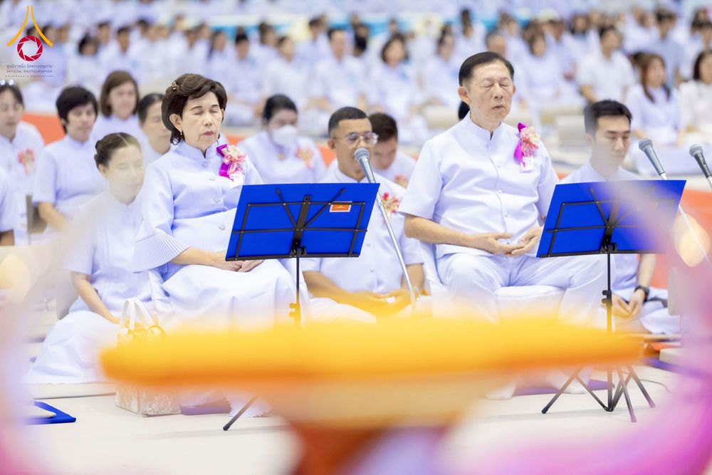 ภาพ No.277108:วันอาทิตย์ที่ 7 ธันวาคม พ.ศ. 2568 พิธีบูชาข้าวพระ ณ สภาธรรมกายสากล วัดพระธรรมกาย