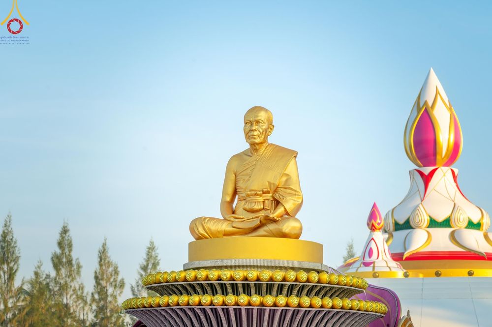 ภาพ No.108170:พระธรรมยาตราร่วมปฏิบัติธรรม และถ่ายภาพหมู่ประวัติศาสตร์ วันที่ 8 มกราคม พ.ศ. 2567  ณ อนุสรณ์สถานบางนางแท่น จ.นครปฐม
