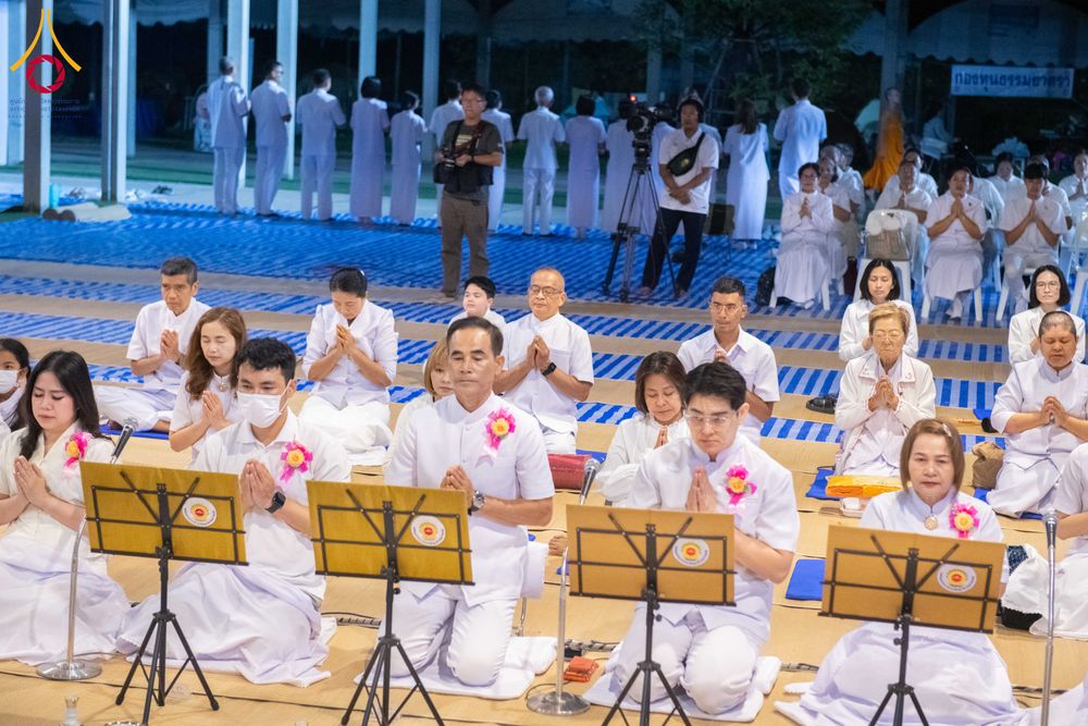 ภาพ No.288063:วันที่ 4 มกราคม พ.ศ. 2569 พิธีถวายภัตตาหารเป็นสังฆทาน แด่พระธรรมยาตรา ในโครงการธรรมยาตรา กตัญญูบูชา มหาปูชนียาจารย์ พระมงคลเทพมุนี(สด จนฺทสโร) พระผู้ปราบมาร อนุสรณ์สถาน 7 แห่ง ปีที่ 14 ณ อนุสรณ์สถานมหาวิหารพระมงคลเทพมุนี (โลตัสแลนด์) อ.สองพี่น้อง จ.สุพรร