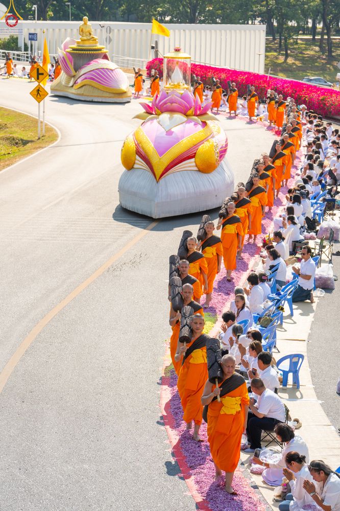 ภาพ No.305881:วันที่ 25 มกราคม พ.ศ. 2569 พิธีต้อนรับพระธรรมยาตรา วัดพระธรรมกาย(ภาพชุดที่ 3) ในโครงการธรรมยาตรา กตัญญูบูชา มหาปูชนียาจารย์ พระมงคลเทพมุนี(สด จนฺทสโร) พระผู้ปราบมาร อนุสรณ์สถาน 7 แห่ง ปีที่ 14